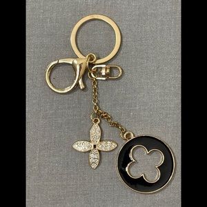 🖤Floral Chic Keyring NIP🤍